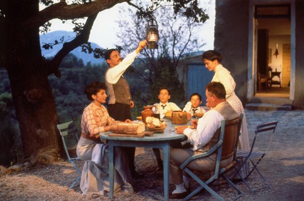 (C)1990 GAUMONT/TF1 FILMS PRODUCTION