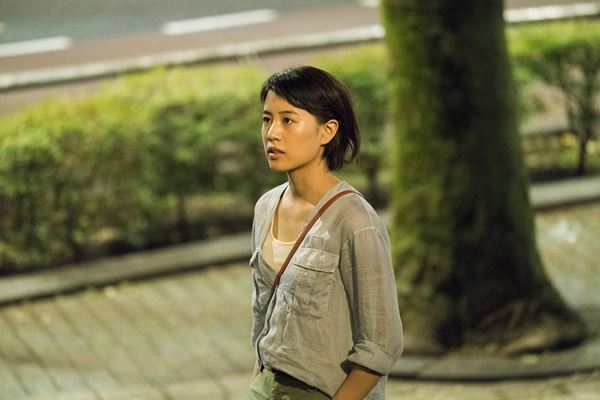 (C)2017「映画 夜空はいつでも最高密度の青色だ」製作委員会