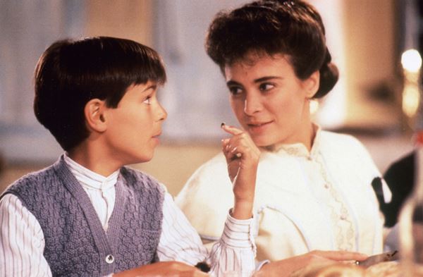 (C)1990 GAUMONT/TF1 FILMS PRODUCTION