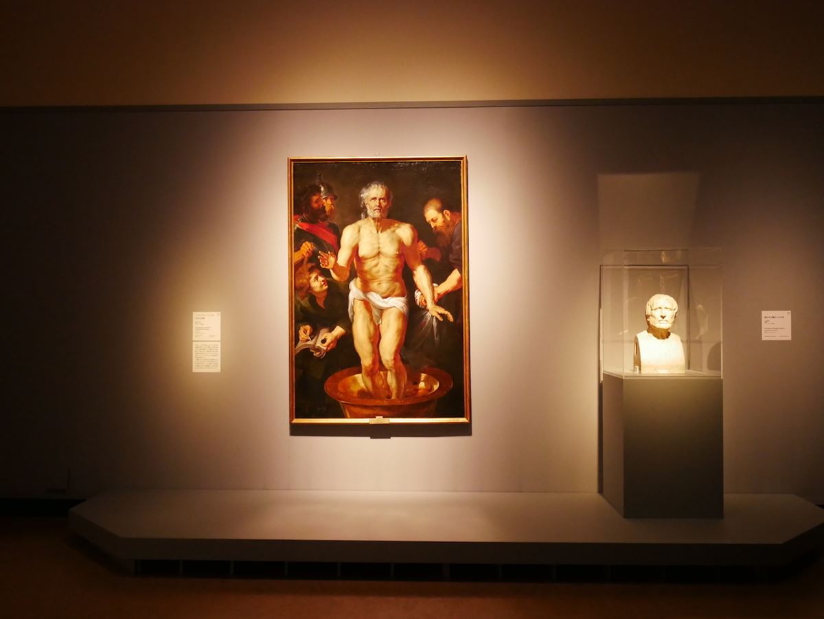 第２章「過去の伝統」より。左：ペーテル・パウル・ルーベンスと工房《セネカの死》　1615-16年　マドリード、プラド美術館　右：《偽セネカ像のヘルメ柱》　2世紀前半　ローマ、カピトリーの美術館