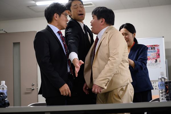 (C)2024「くすぶりの狂騒曲」製作委員会