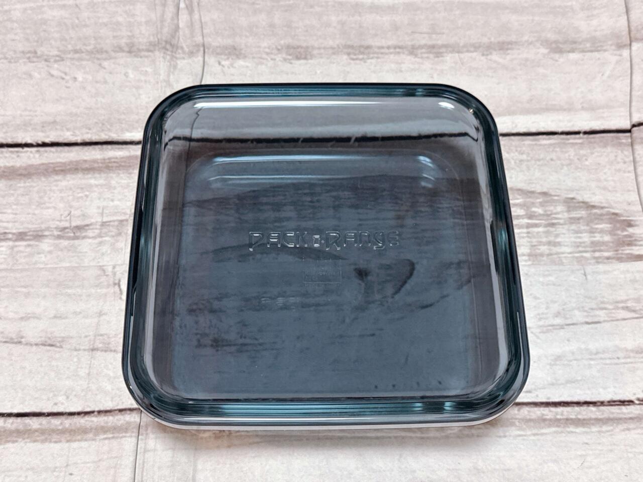 4年ぶり待望の復活！ 山本ゆり×iwakiの「限定カラー耐熱容器」付き