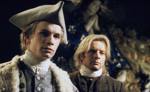 (C)2001 DAVIS FILMS - STUDIOCANAL FRANCE - TFI FILMS PRODUCTIONS　 (C) LAURENT LUFROY