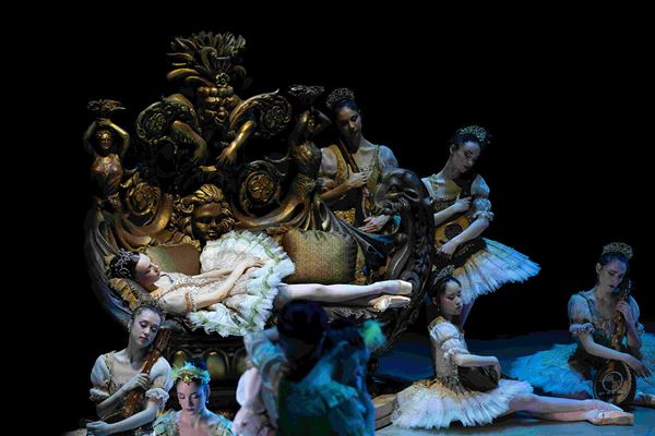 (C)Natalia Voronova (C)Agathe Poupeney