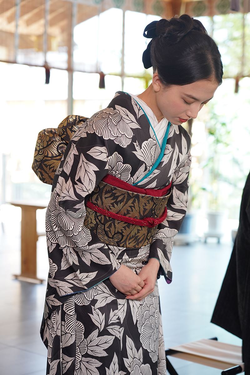 映画『碁盤斬り』草彅剛×清原果耶の“父と娘”がヒットを祈願「今