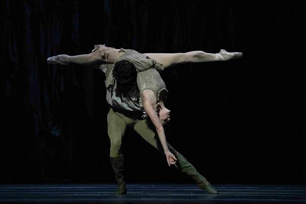 Manon-AP19-ACAM2937_(C)-2019-ROH.-Photograph-by-Alice-Pennefather