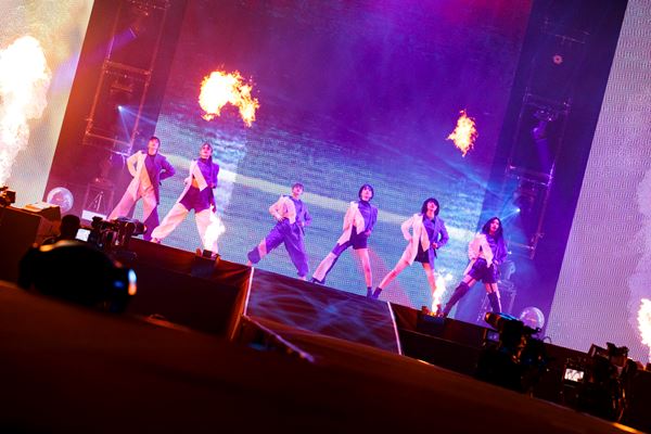 ライブレポート】ExWHYZ初の武道館公演『ExWHYZ LIVE at BUDOKAN the 