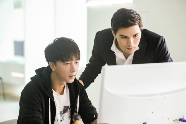 (C)2018 SIRENS PRODUCTIONS LIMITED BONA ENTERTAINMENT COMPANY LIMITED MORGAN & CHAN FILMS LIMITED