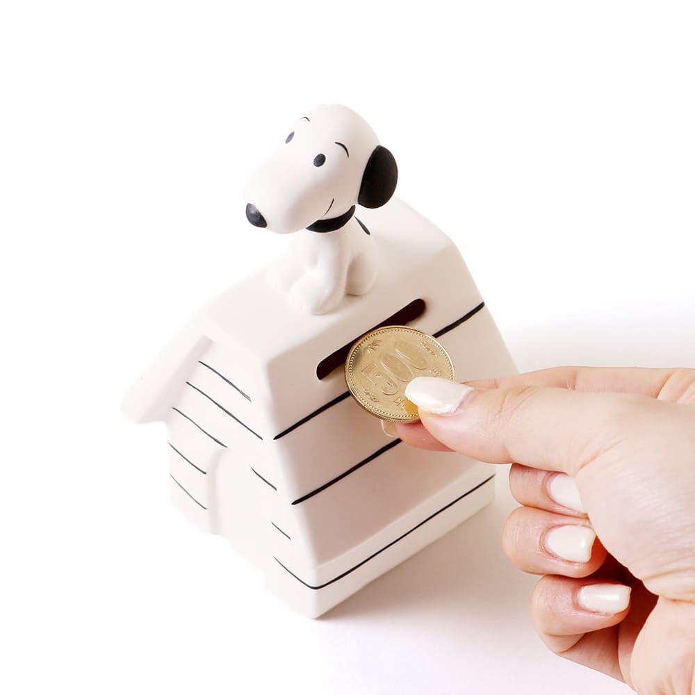 新品　SNOOPY スヌーピー 貯金箱　プレミアムコレクション PEANUTS Cafeの新グッズから「スヌーピー貯金箱」をご紹介