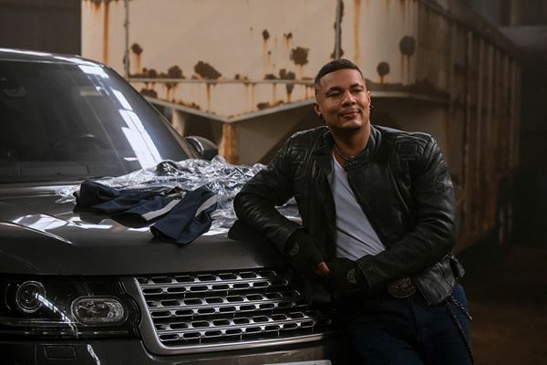 (C)Amazon Content Services LLC