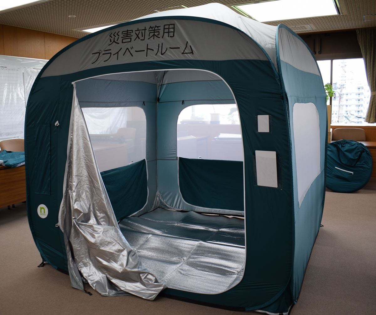 飛沫感染防止用テント 提供：流山市