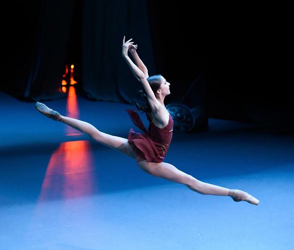 (C)Pathe Live / Japan agent dbi inc.