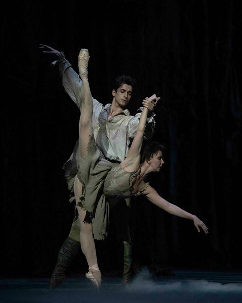 Manon-AP19-ACAM2937_(C)-2019-ROH.-Photograph-by-Alice-Pennefather