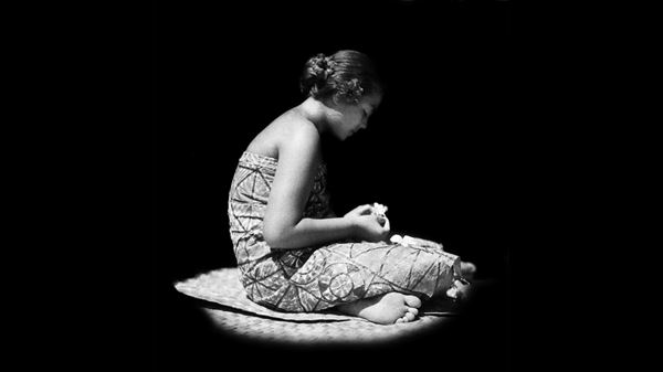 (C)2014 Bruce Posner-Sami van Ingen. Moana (C) 1980 Monica Flaherty-Sami van Ingen. Moana (C) (P)1926 Famous Players-Laski Corp. Renewed 1953 Paramount Pictures Corp.