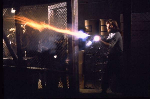 (C)1982 UNIVERSAL CITY STUDIOS, INC. ALL RIGHTS RESERVED.