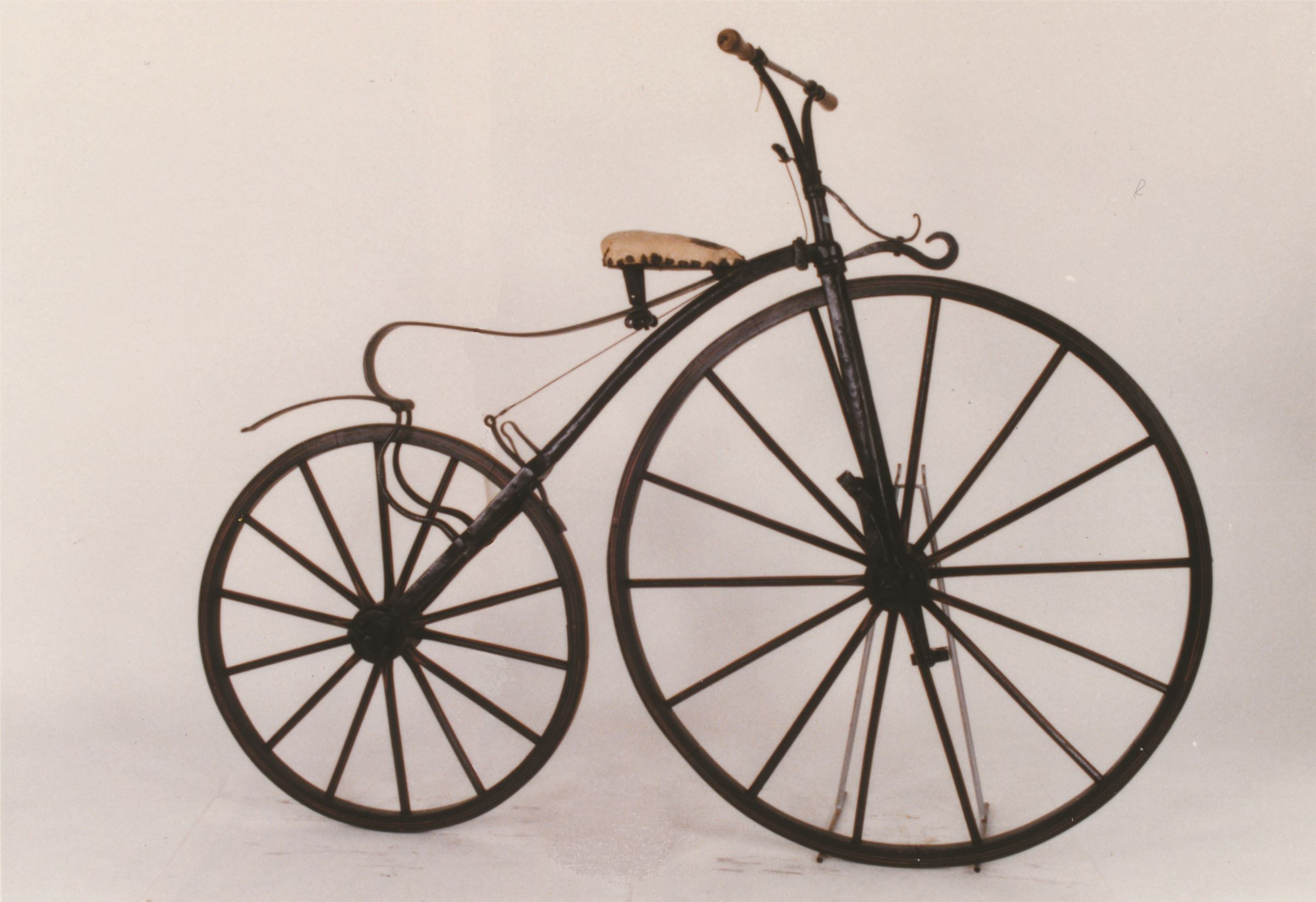 ≪ミショー型自転車≫1870年頃 自転車博物館サイクルセンター蔵