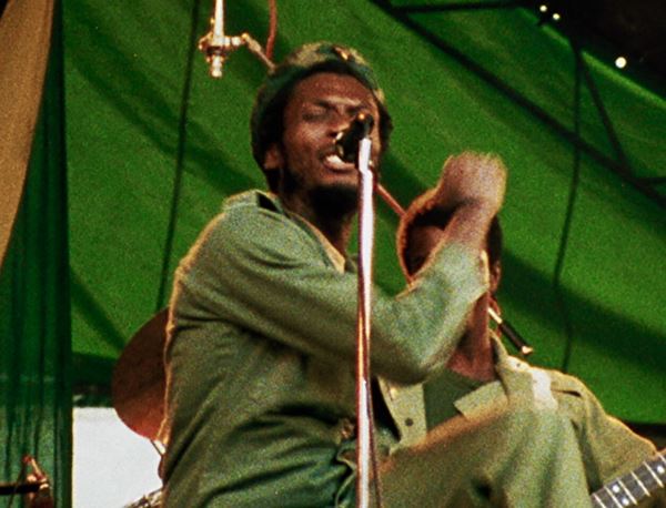 (C)2022 Stefan Paul All Rights Reserved