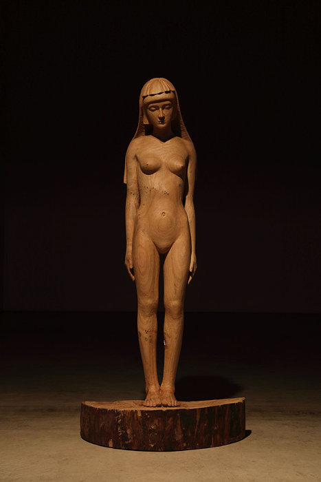 裸婦　木彫り