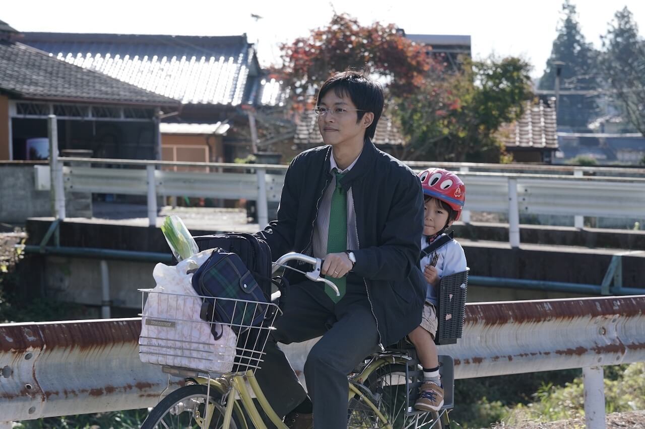  松坂さん演じる明石は、家族との生活の中から自分の音楽を見出そうとする  ©2019 映画「蜜蜂と遠雷」製作委員会