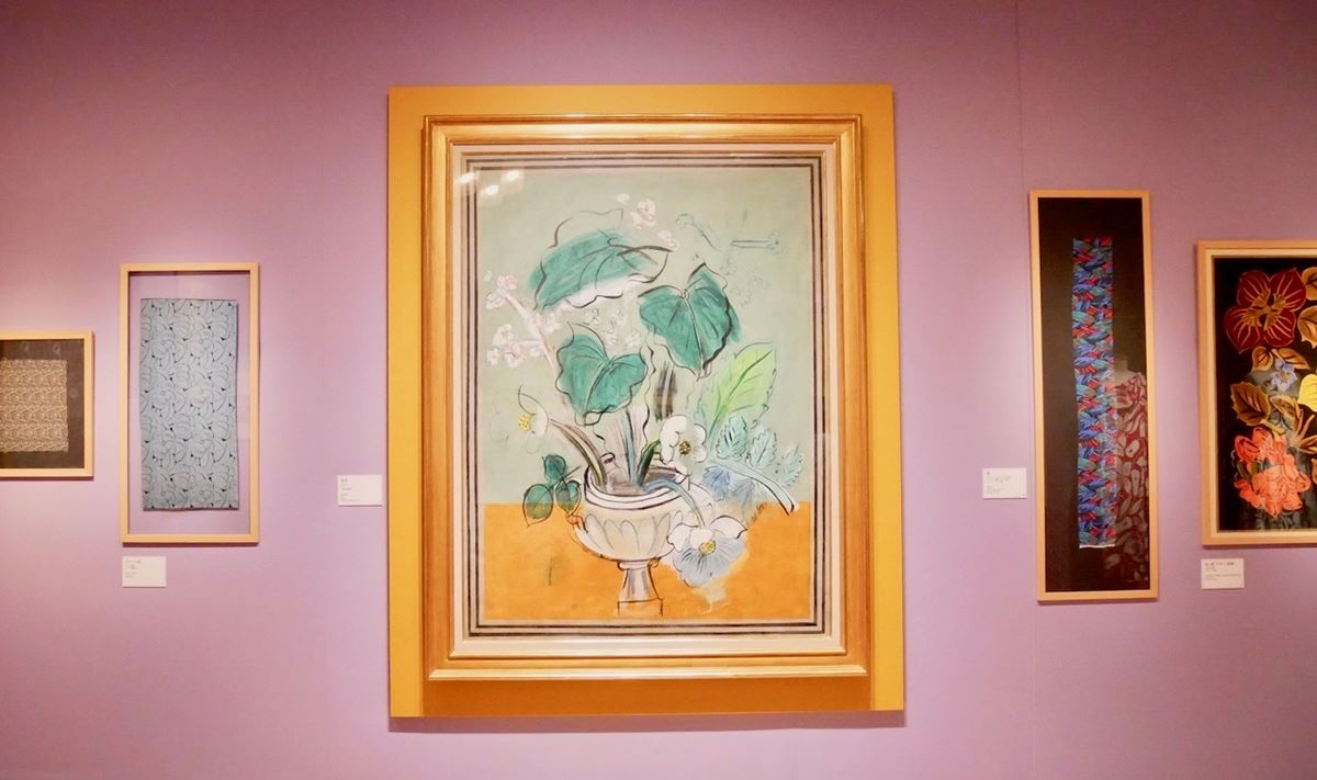 中央：《花束》1951年　宇都宮美術館