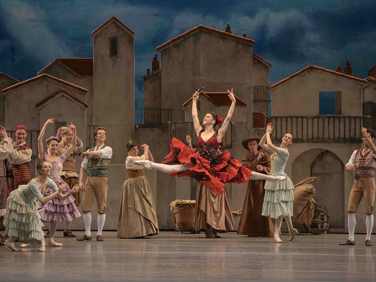 (C)Marcelino-Sambe-and-Yasmine-Naghdi-in-Don-Quixote-(C)2019-ROH.-Photographed-by-Andrej-Uspenski-