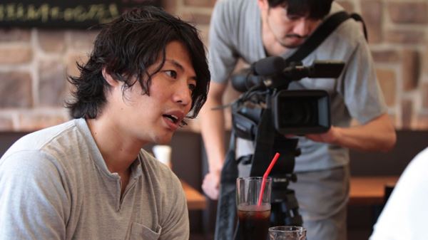 (C)映画「美しすぎる議員」製作委員会