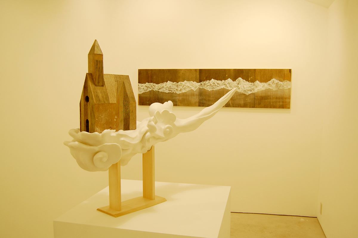 ［参考図版］藤原康博《Church on Cloud》2009年  (c)Yasuhiro Fujiwara, Thyssen-Bornemisza Art Contemporary Collection, photo: Kenryu Tanaka,  Courtesy of MORI YU GALLERY