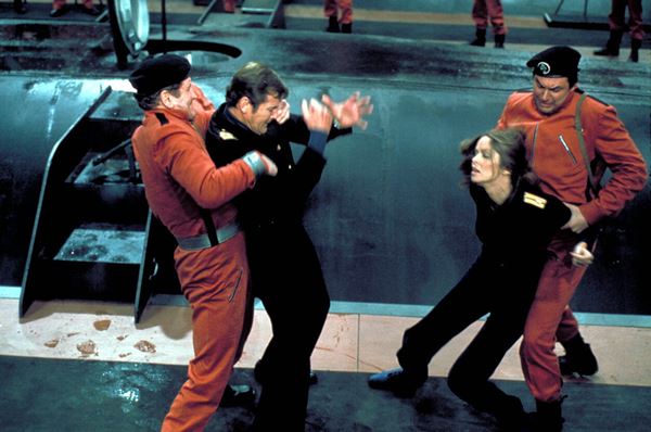 (C)1977 DANJAQ, LLC AND METRO-GOLDWYN-MAYER STUDIOS INC.