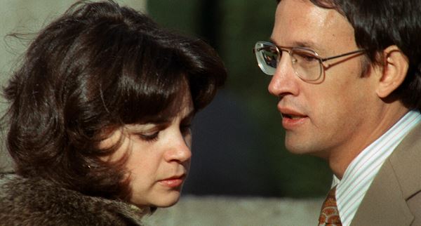 (C)1974 Paramount Pictures Corporation