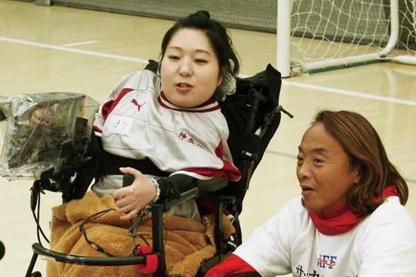 (C)『蹴る』製作委員会