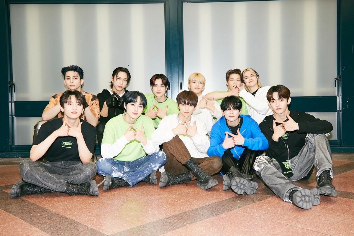INI (C)LAPONE Entertainment