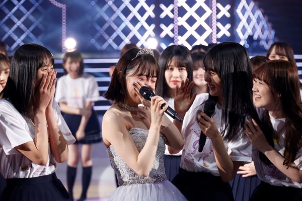 堀未央奈、8年間を振り返り涙 絆で支え合ってきた乃木坂46 2期生