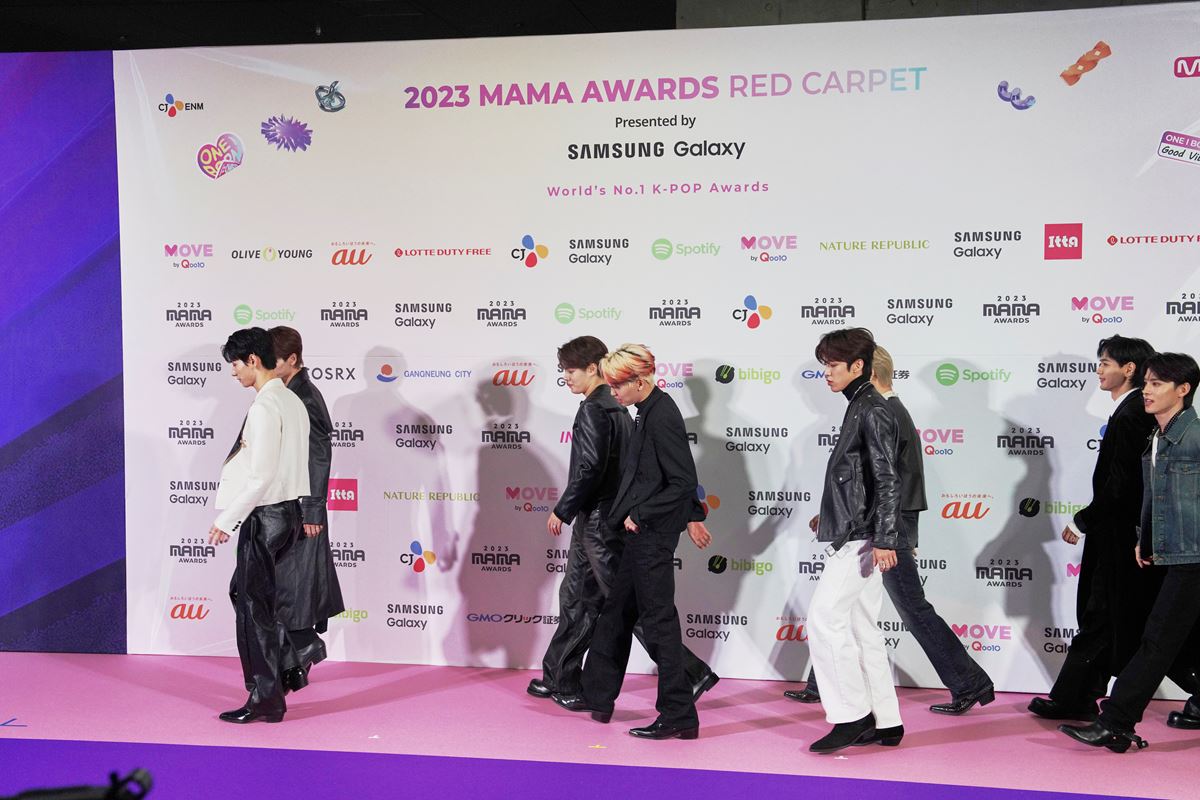 11月28・29日に東京・東京ドームで開催された「2023 MAMA AWARDS」のレッドカーペットDAY1に登場したJO1 撮影：伊藤 由圭 (C) CJ ENM Co., All Rights Reserved