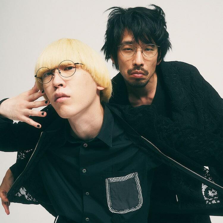 真空ジェシカが80's風メガネで新たな魅力、自分たちらしく突き進む姿が