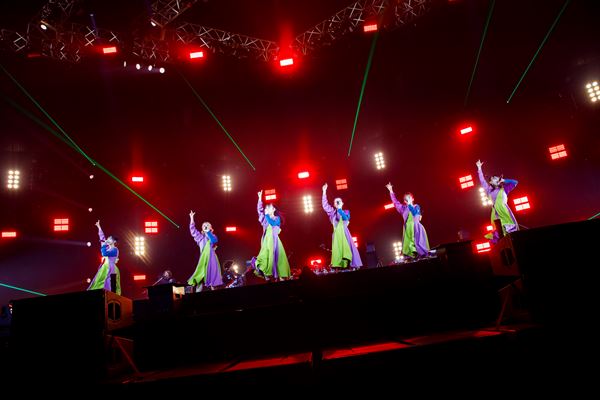 BiSH、4年ぶりの横アリ公演で代々木第一体育館ワンマン『世界で一番綺麗なBiSH』の開催を発表 - ぴあ音楽