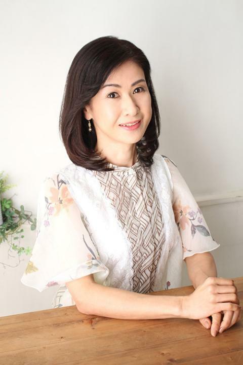 小林綾子