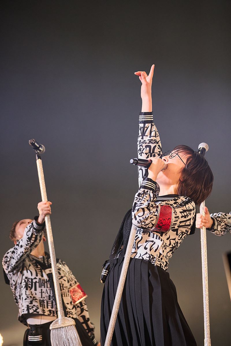 新しい学校のリーダーズ