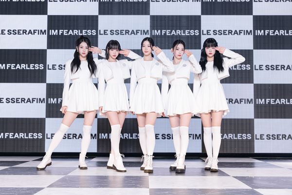 LE SSERAFIMが日本デビューショーケースイベントを開催 SAKURA