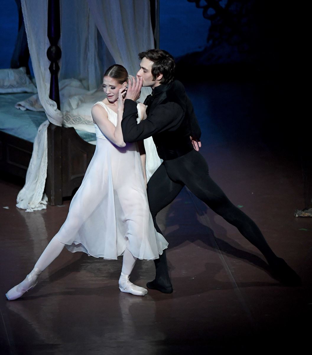 『オネーギン』Ch. John Cranko D: Alicia Amatriain and Friedemann Vogel © Stuttgart Ballet