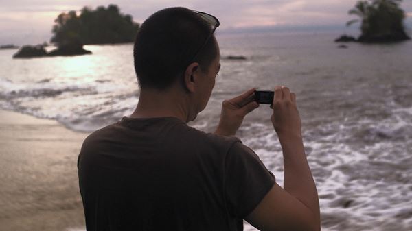 A.W. A Portrait of Apichatpong Weerasethakul (2018) directed by Connor Jessup／(C)2022 by Tomo Suzuki Japan. Ltd.　