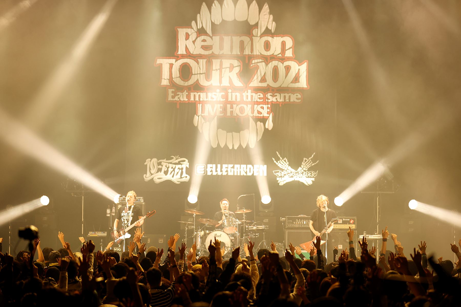 『Reunion TOUR 2021 ～Eat music in the same LIVE HOUSE～』2021年12月21日(火) 東京・Zepp Hanedaより 写真：三吉ツカサ（Showcase）