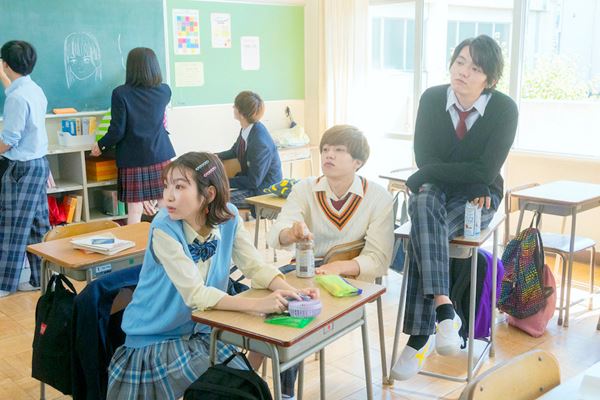 (C) 2021「ハニーレモンソーダ」製作委員会　(C)村田真優／集英社