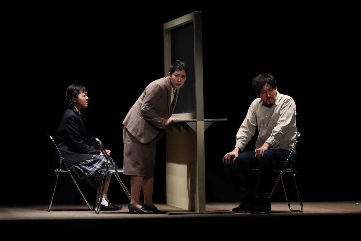 劇団民藝『やさしい猫』より