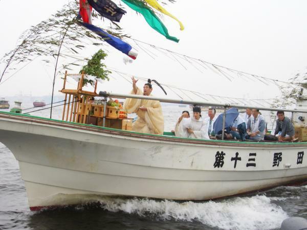 提供：鳥越神社