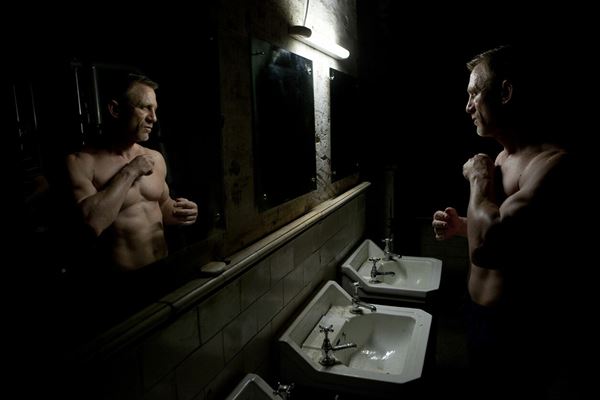 (C)2012 DANJAQ, LLC AND METRO-GOLDWYN-MAYER STUDIOS INC.