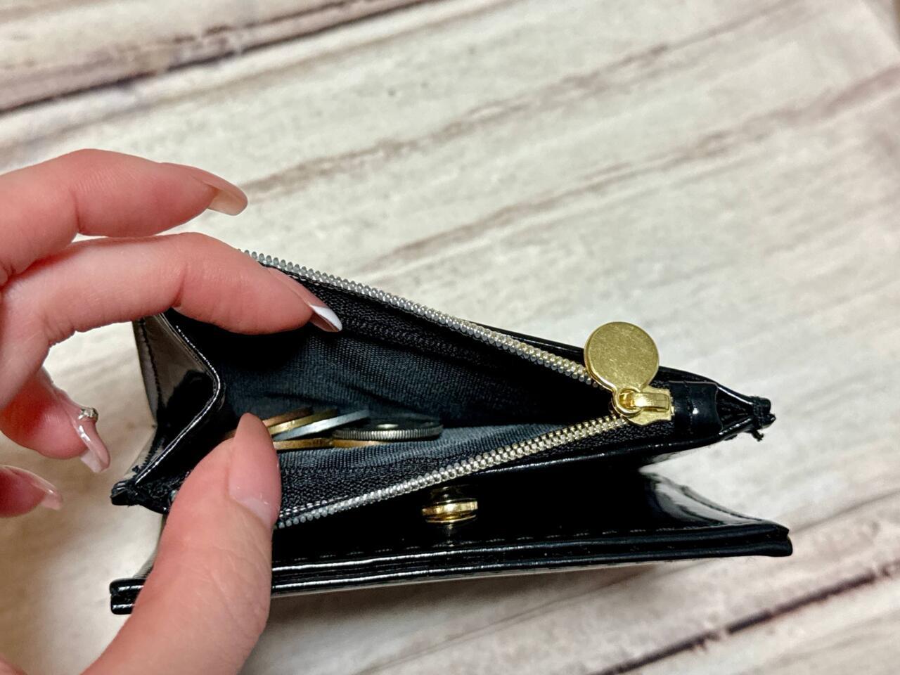 2026年はこれで金運アップ!? GLOW付録「ウィム ガゼットの開運財布」を