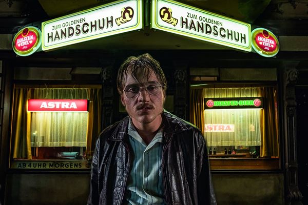 (C)2018 bomberoint. WarnerBros.Ent. photo by Gordon Timpen