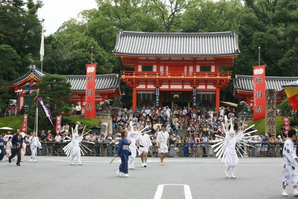 提供：八坂神社