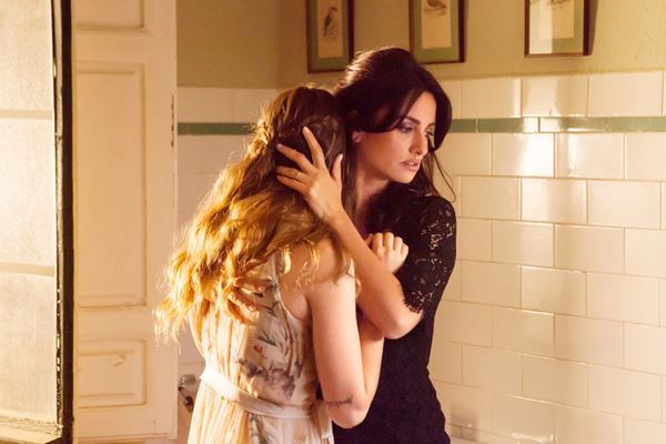 (C) 2018 MEMENTO FILMS PRODUCTION - MORENA FILMS SL - LUCKY RED - FRANCE 3 CINEMA - UNTITLED FILMS A.I.E.