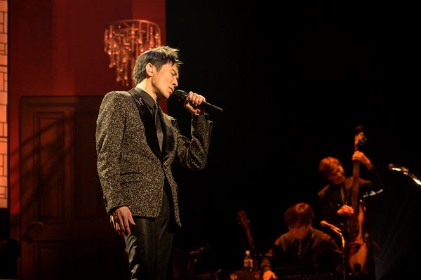 全く新しい郷ひろみのスペシャルショー『THEATER HIROMI-Za
